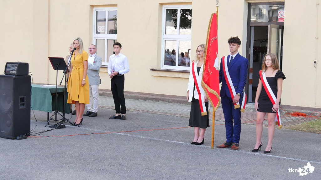 Pierwszy dzwonek już wybrzmiał! Odwiedziliśmy koneckie szkoły [wideo, zdjęcia]