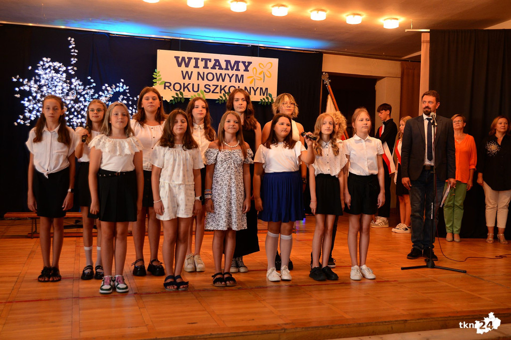 Pierwszy dzwonek już wybrzmiał! Odwiedziliśmy koneckie szkoły [wideo, zdjęcia]