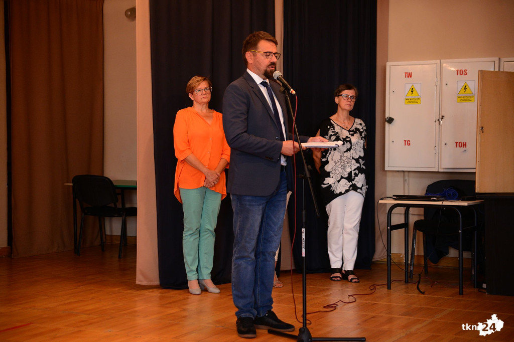 Pierwszy dzwonek już wybrzmiał! Odwiedziliśmy koneckie szkoły [wideo, zdjęcia]