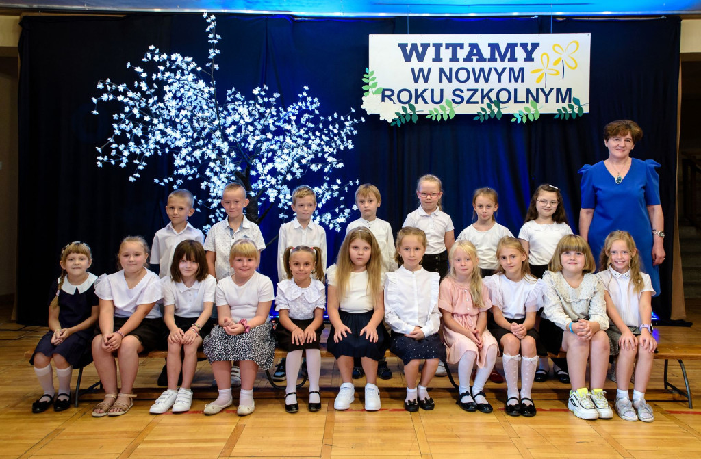Pierwszy dzwonek już wybrzmiał! Odwiedziliśmy koneckie szkoły [wideo, zdjęcia]