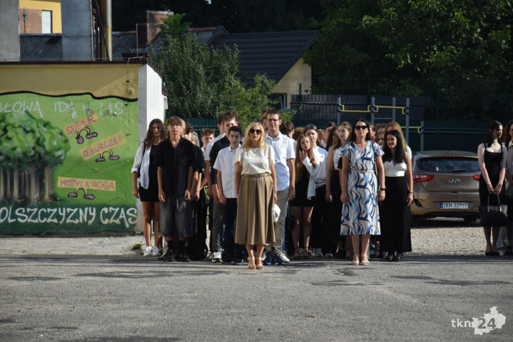 Pierwszy dzwonek już wybrzmiał! Odwiedziliśmy koneckie szkoły [wideo, zdjęcia]