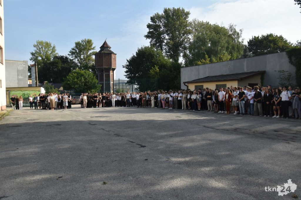 Pierwszy dzwonek już wybrzmiał! Odwiedziliśmy koneckie szkoły [wideo, zdjęcia]