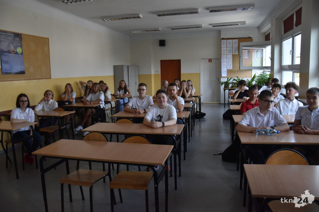 Pierwszy dzwonek już wybrzmiał! Odwiedziliśmy koneckie szkoły [wideo, zdjęcia]