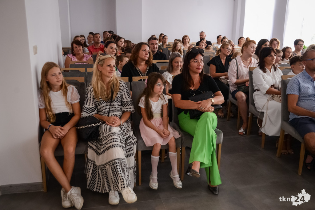 Rozpoczęcie roku szkolnego 2024/2025 w Państwowej Szkole Muzycznej I Stopnia w Końskich [zdjęcia]