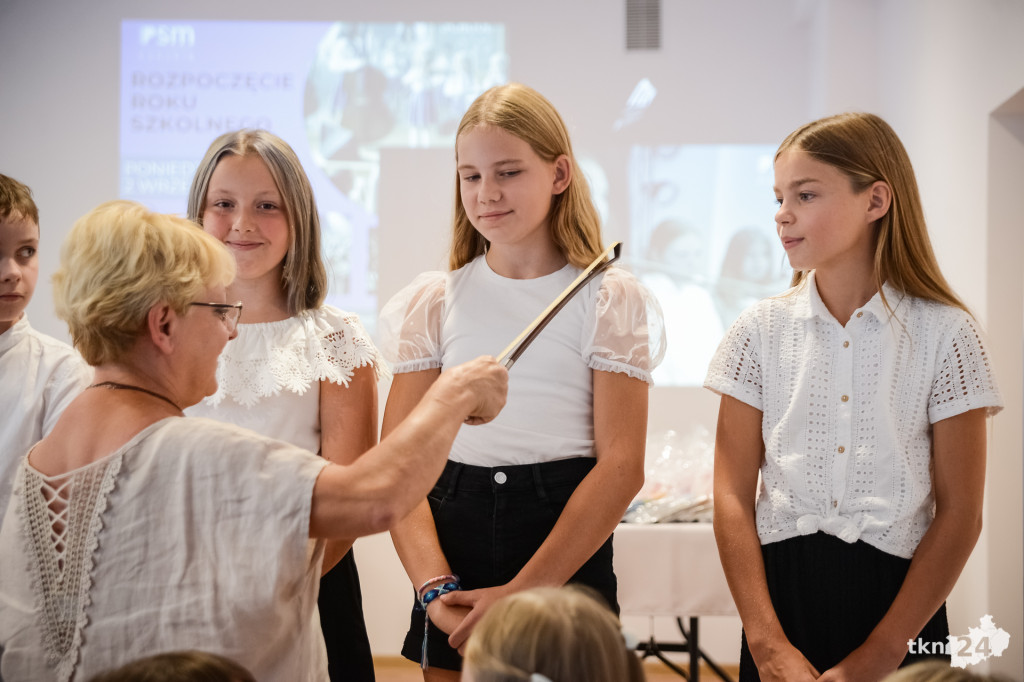 Rozpoczęcie roku szkolnego 2024/2025 w Państwowej Szkole Muzycznej I Stopnia w Końskich [zdjęcia]