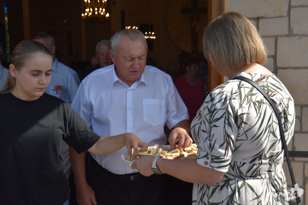 Uroczysta msza dożynkowa w Rudzie Malenieckiej [wideo, zdjęcia]