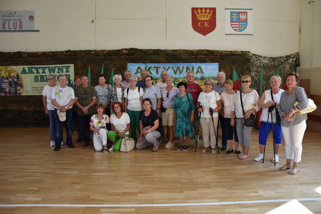 12 pucharów dla aktywnych seniorów z gminy Fałków! [zdjęcia]