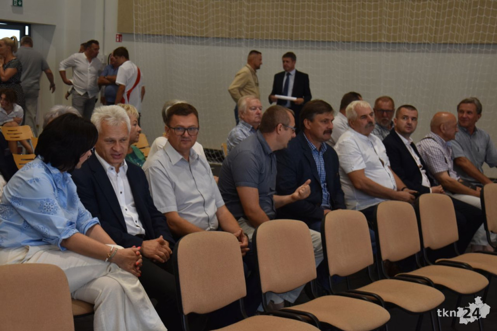 `Igrzyska czas zacząć!` Uroczyste otwarcie hali sportowej przy Szkole Podstawowej nr 2 w Końskich [wideo, zdjęcia]