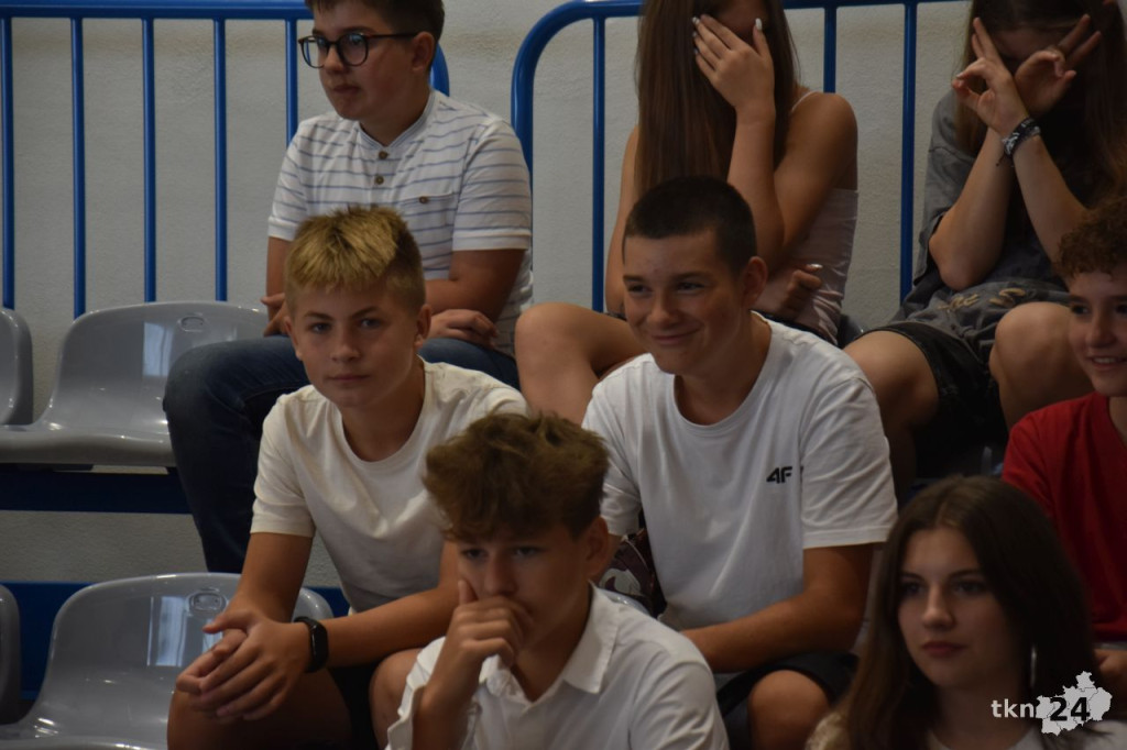 `Igrzyska czas zacząć!` Uroczyste otwarcie hali sportowej przy Szkole Podstawowej nr 2 w Końskich [wideo, zdjęcia]