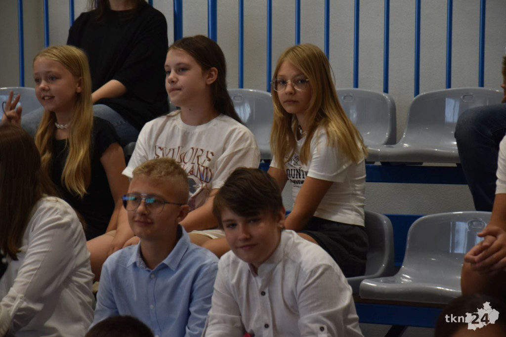 `Igrzyska czas zacząć!` Uroczyste otwarcie hali sportowej przy Szkole Podstawowej nr 2 w Końskich [wideo, zdjęcia]