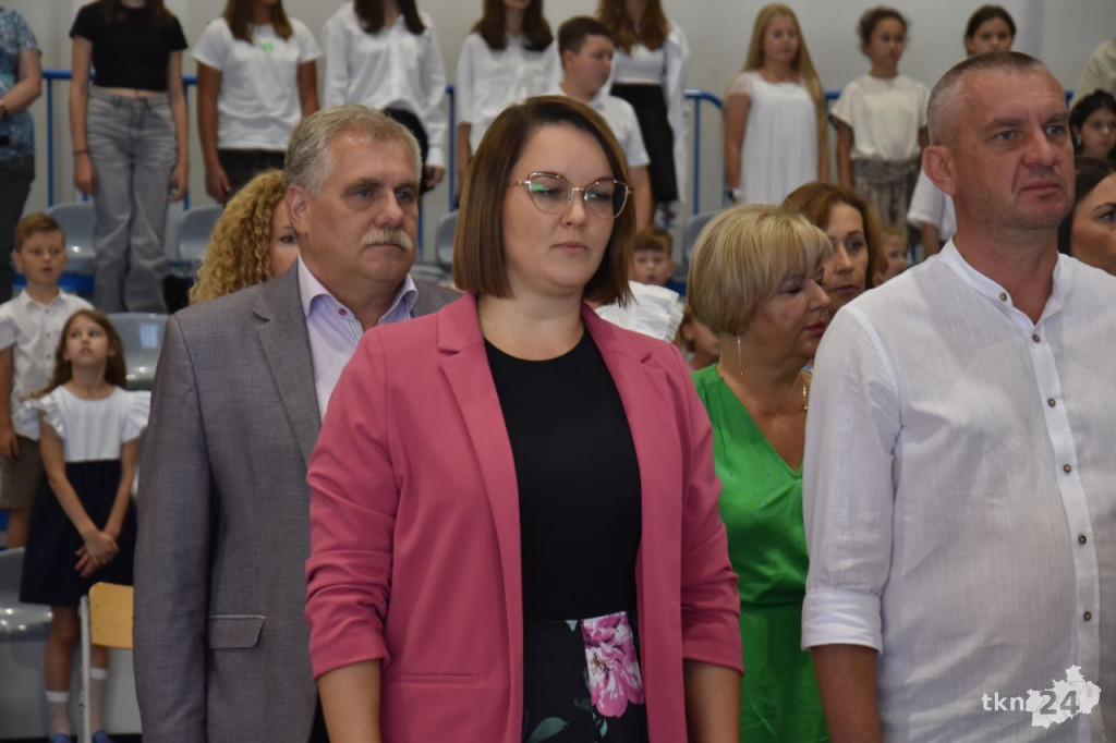 `Igrzyska czas zacząć!` Uroczyste otwarcie hali sportowej przy Szkole Podstawowej nr 2 w Końskich [wideo, zdjęcia]