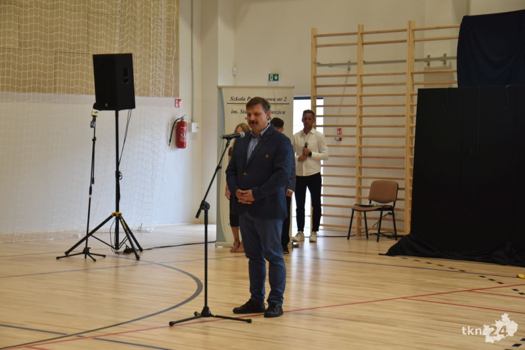 `Igrzyska czas zacząć!` Uroczyste otwarcie hali sportowej przy Szkole Podstawowej nr 2 w Końskich [wideo, zdjęcia]