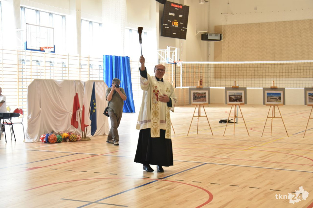 `Igrzyska czas zacząć!` Uroczyste otwarcie hali sportowej przy Szkole Podstawowej nr 2 w Końskich [wideo, zdjęcia]