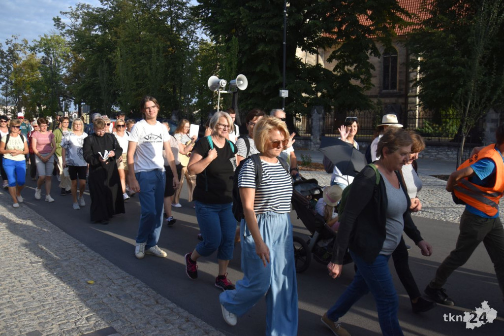 Pielgrzymka do Czarnej w 25. rocznicę Koronacji Obrazu Matki Bożej Wychowawczyni
