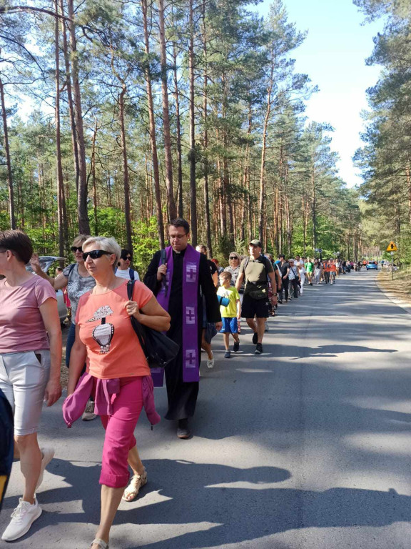 Pielgrzymka do Czarnej w 25. rocznicę Koronacji Obrazu Matki Bożej Wychowawczyni