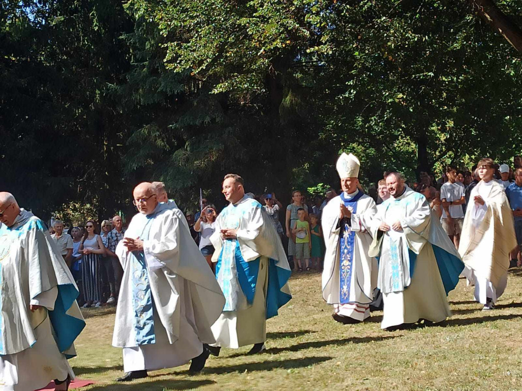 Pielgrzymka do Czarnej w 25. rocznicę Koronacji Obrazu Matki Bożej Wychowawczyni