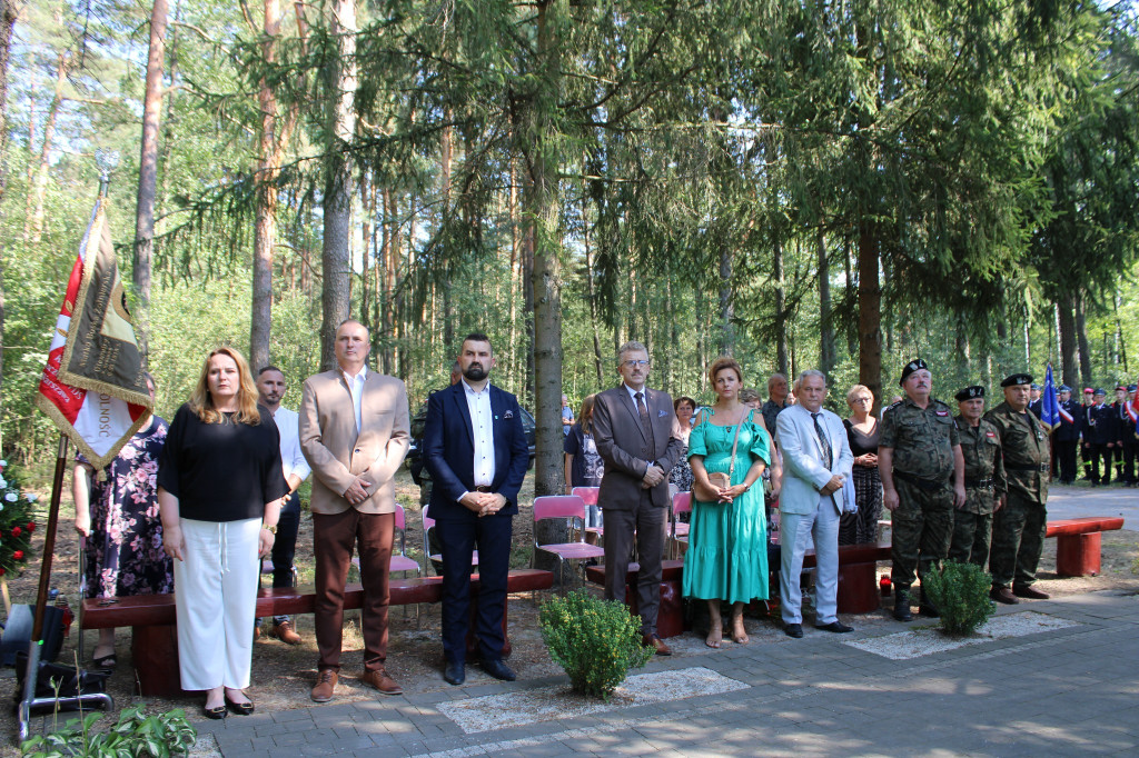 Mieszkańcy gminy Smyków upamiętnili 80. rocznicę Bitwy pod Trawnikami [zdjęcia]
