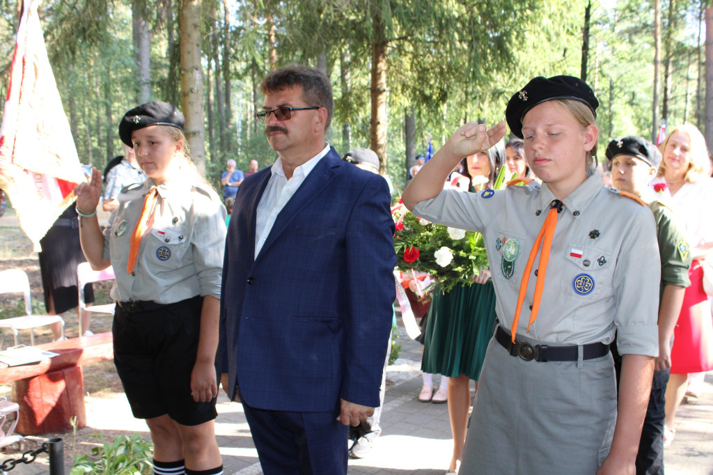 Mieszkańcy gminy Smyków upamiętnili 80. rocznicę Bitwy pod Trawnikami [zdjęcia]