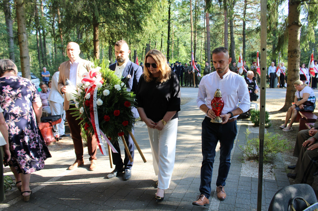 Mieszkańcy gminy Smyków upamiętnili 80. rocznicę Bitwy pod Trawnikami [zdjęcia]