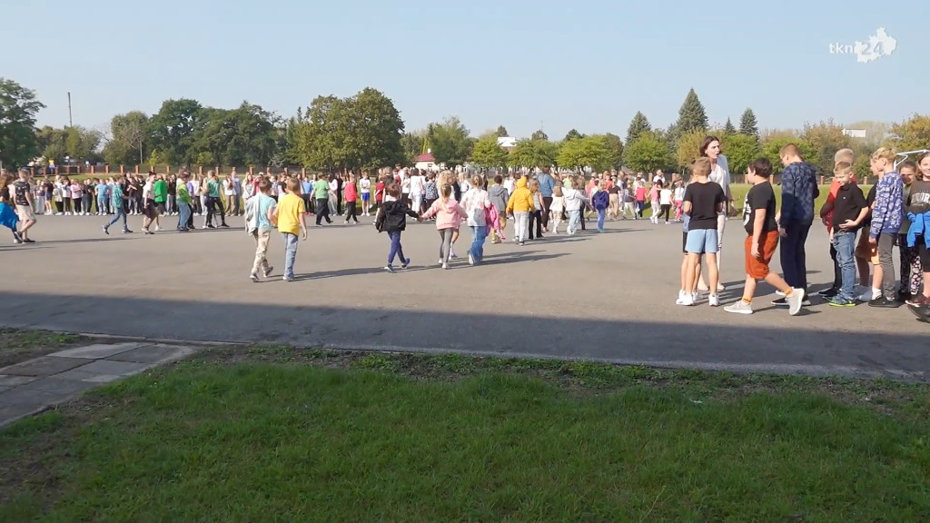 Strażacy prowadzą próbne ewakuacje w szkołach [wideo, zdjęcia]