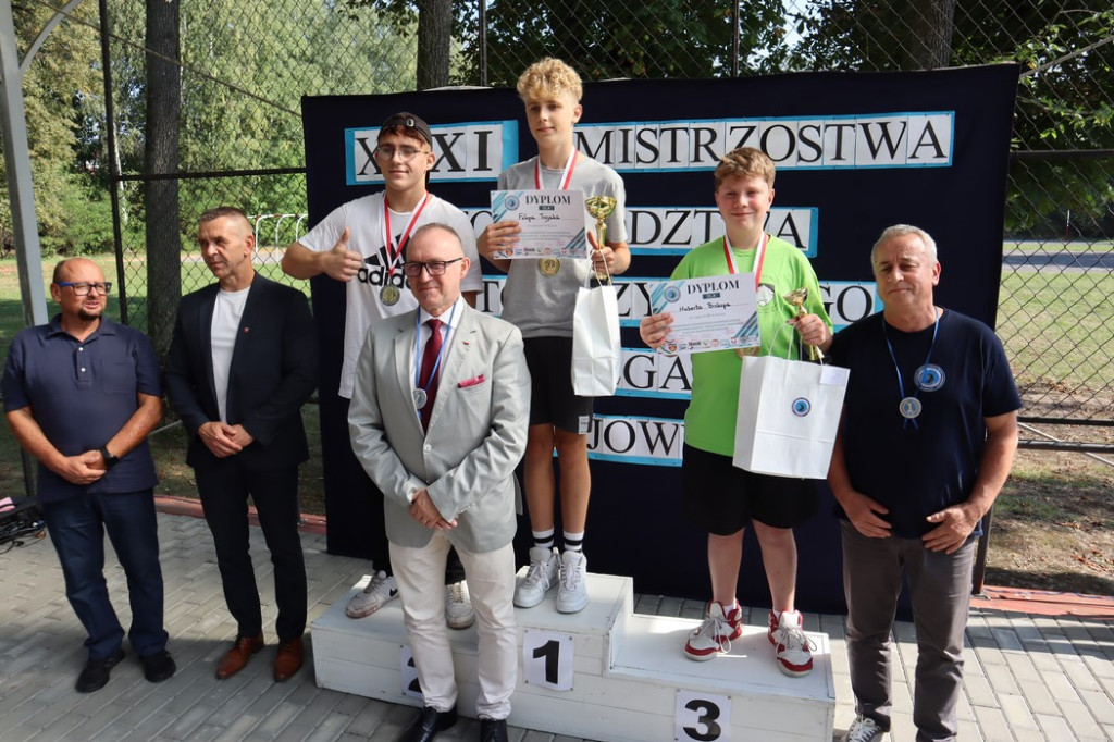Biegi Przełajowe w Baryczy. Najlepsi pojadą na Mistrzostwa Polski [zdjęcia]