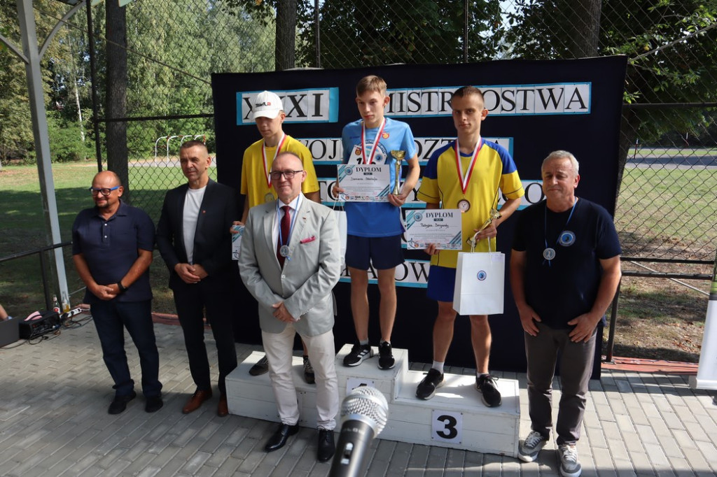 Biegi Przełajowe w Baryczy. Najlepsi pojadą na Mistrzostwa Polski [zdjęcia]