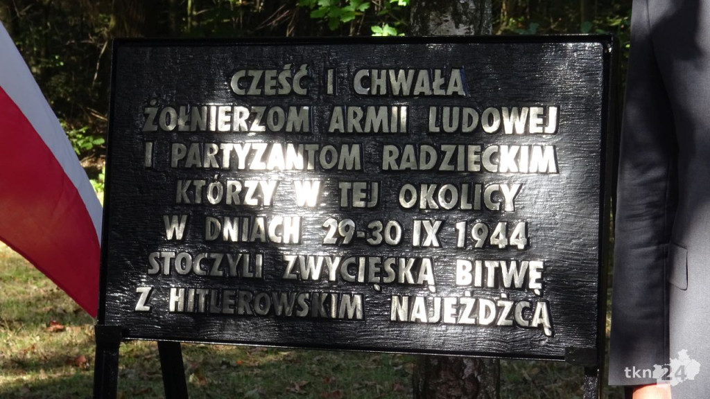 Uczcili pamięć poległych pod Gruszką - Jóźwikowem. Stanęła nowa tablica [wideo, zdjęcia]