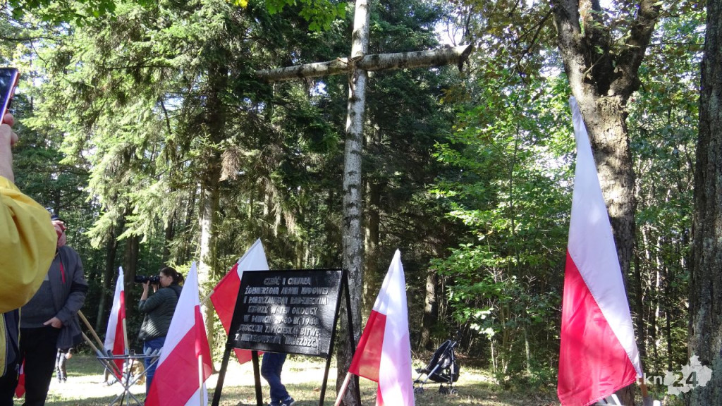 Uczcili pamięć poległych pod Gruszką - Jóźwikowem. Stanęła nowa tablica [wideo, zdjęcia]