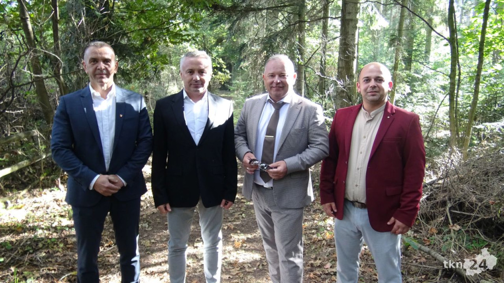Uczcili pamięć poległych pod Gruszką - Jóźwikowem. Stanęła nowa tablica [wideo, zdjęcia]