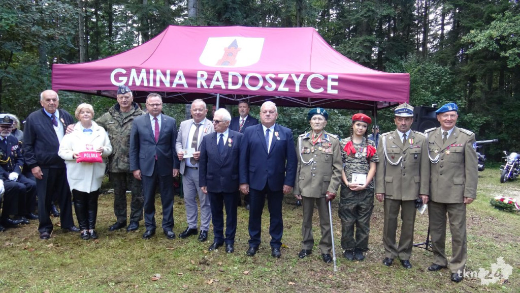 Uczcili pamięć poległych pod Gruszką - Jóźwikowem. Stanęła nowa tablica [wideo, zdjęcia]