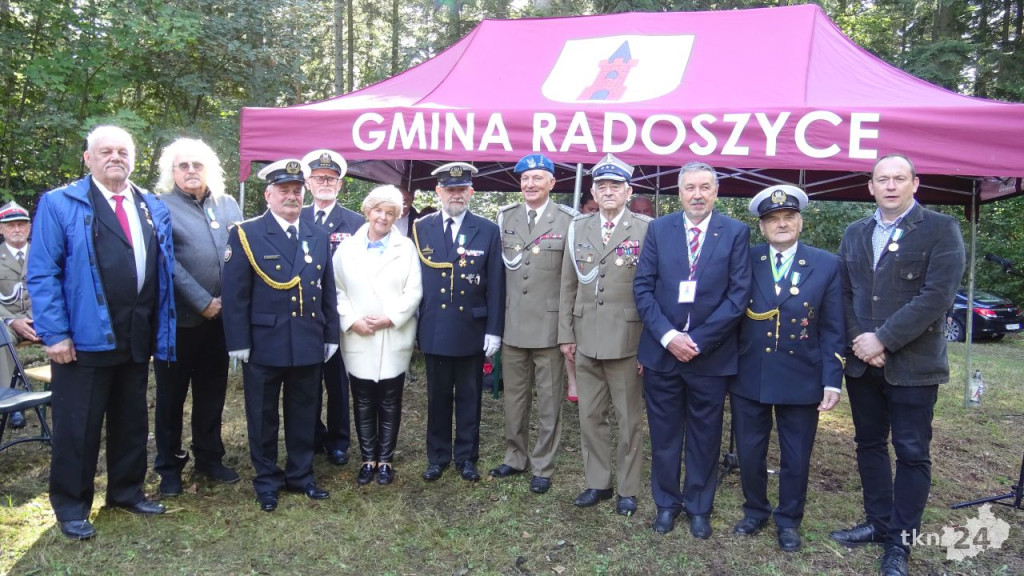 Uczcili pamięć poległych pod Gruszką - Jóźwikowem. Stanęła nowa tablica [wideo, zdjęcia]