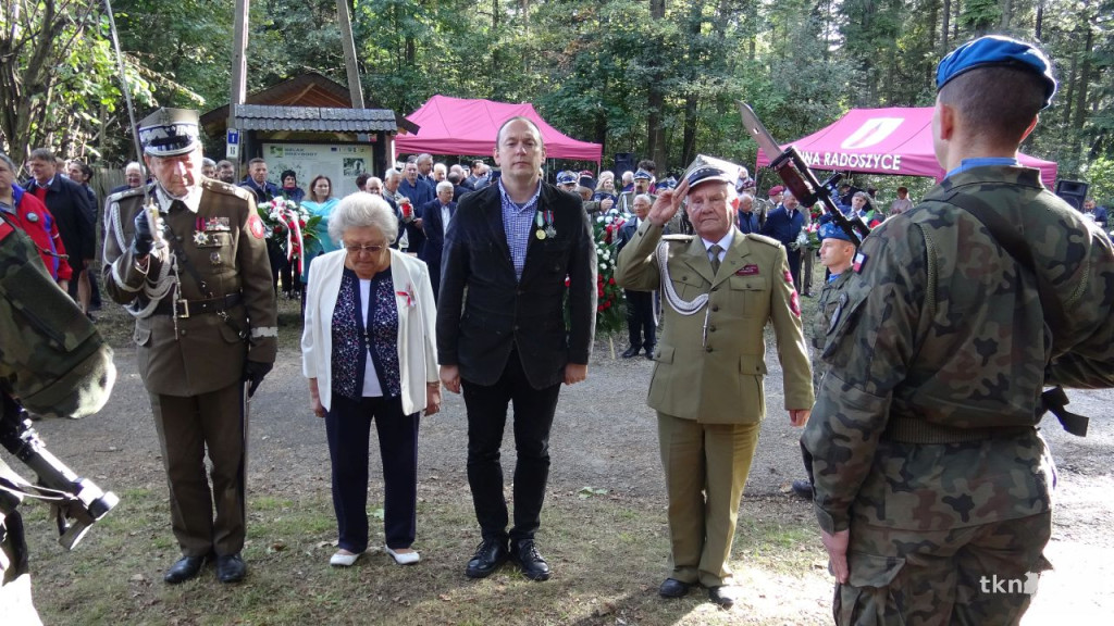 Uczcili pamięć poległych pod Gruszką - Jóźwikowem. Stanęła nowa tablica [wideo, zdjęcia]