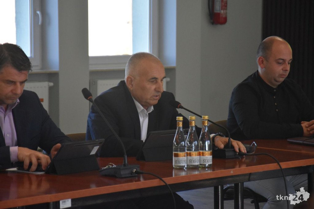 VIII Sesja Rady Powiatu Koneckiego: W tle szpital, wypadkowe skrzyżowanie i zaprzysiężenie radnego [wideo, zdjęcia]