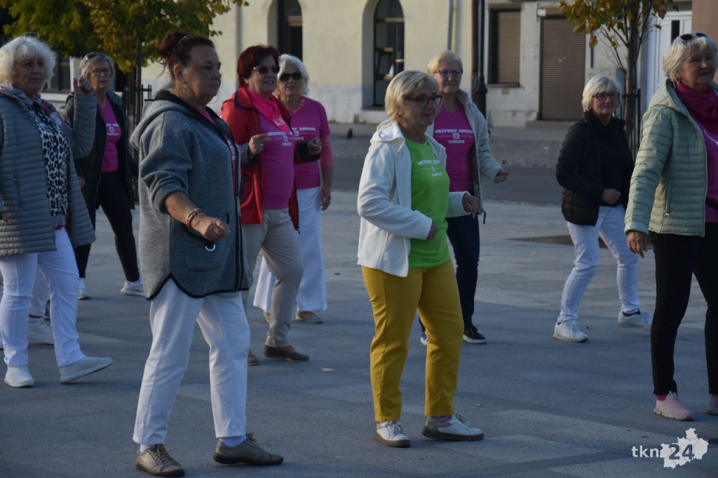 Aktywni seniorzy tańczyli w centrum Końskich [wideo, zdjęcia]