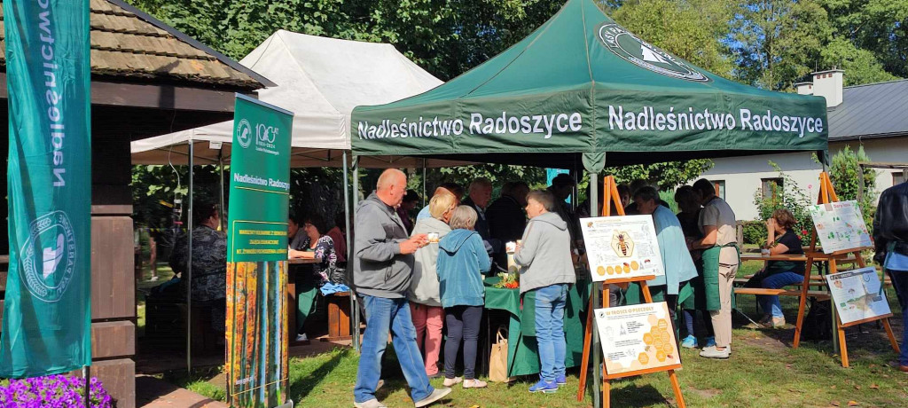 Seniorzy wzięli udział w warsztatach kulinarnych [zdjęcia]