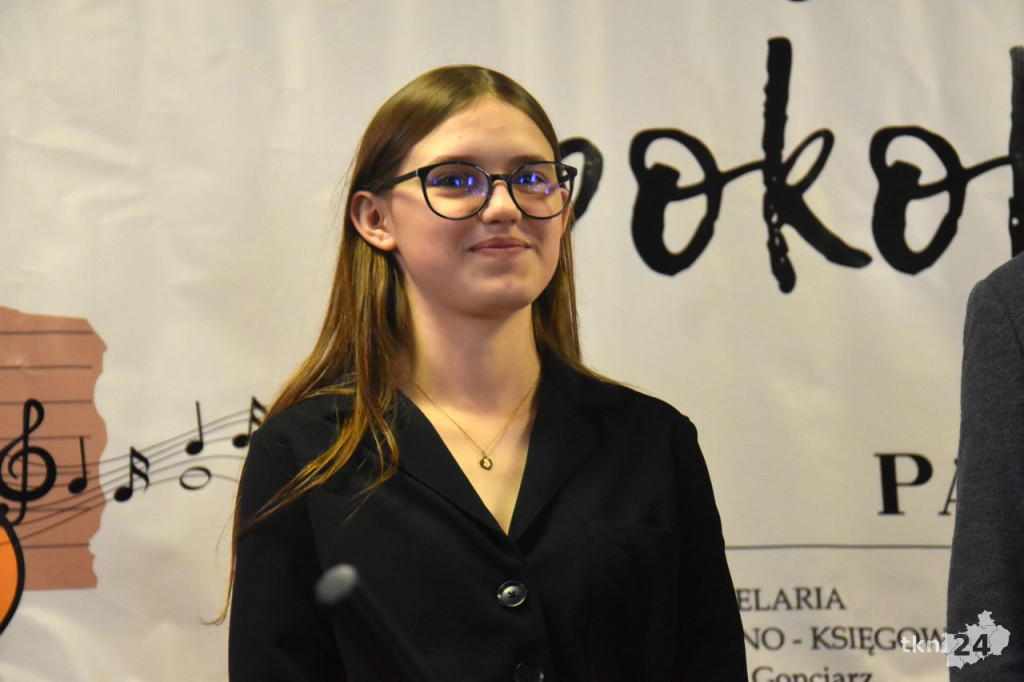 Młodzież z Jakimowic zagrała dla seniorów z gminy Radoszyce [wideo, zdjęcia]