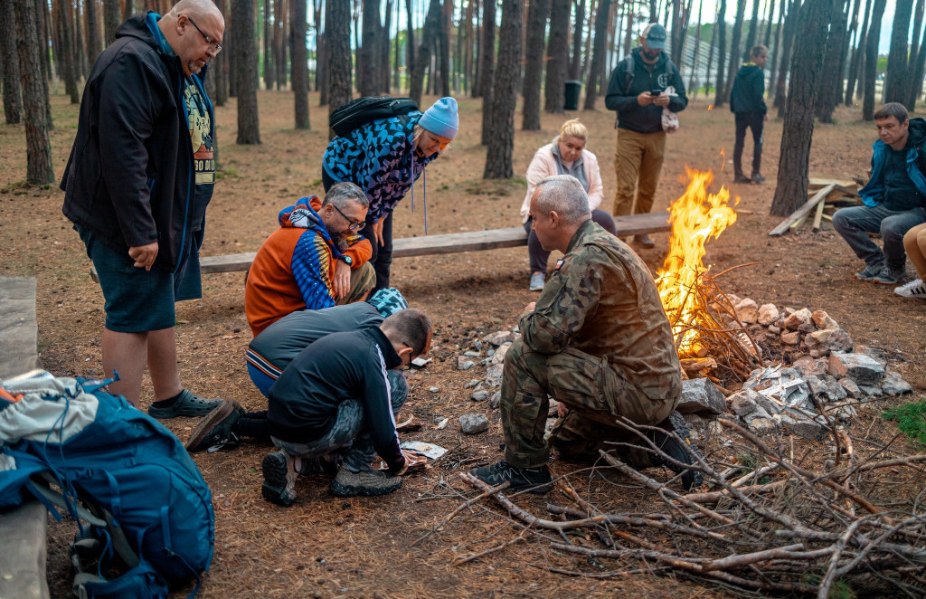 Miłośnicy bushcraftu spotkali się w Sielpi [wideo, zdjęcia]