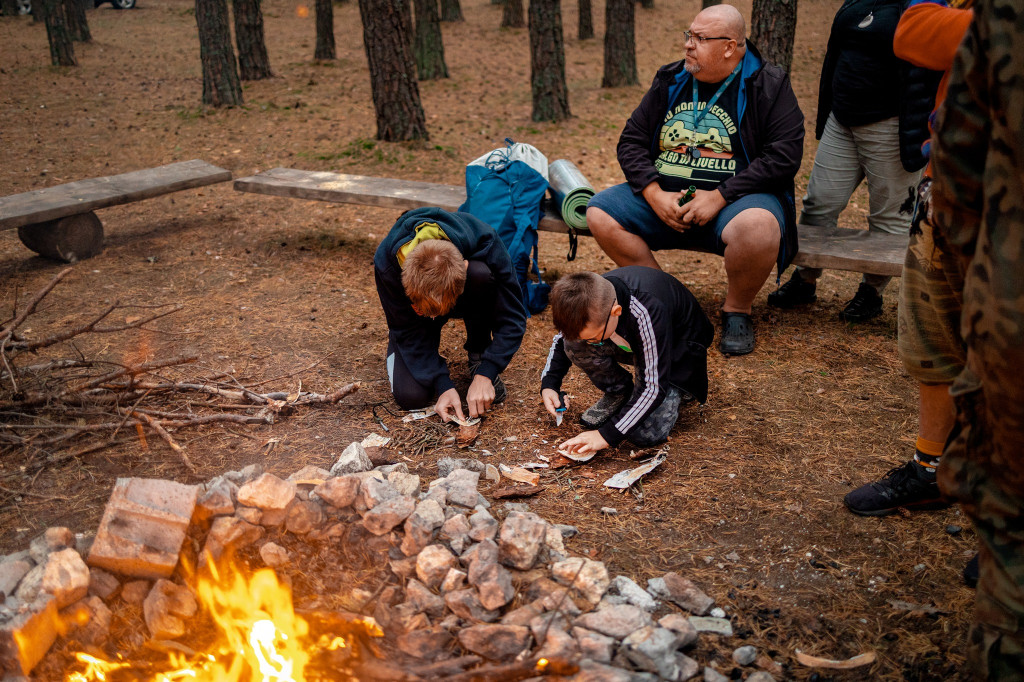 Miłośnicy bushcraftu spotkali się w Sielpi [wideo, zdjęcia]