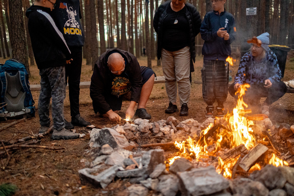 Miłośnicy bushcraftu spotkali się w Sielpi [wideo, zdjęcia]