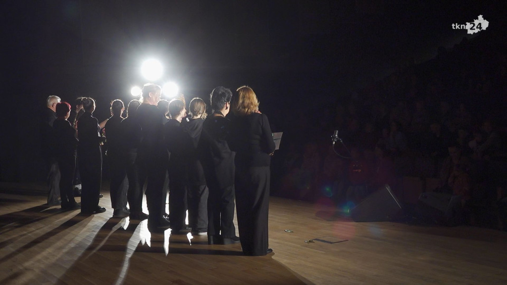 Nowa grupa teatralna w Końskich wystawiła spektakl `Teatrzyk Zielona Gęś` [wideo, zdjęcia]