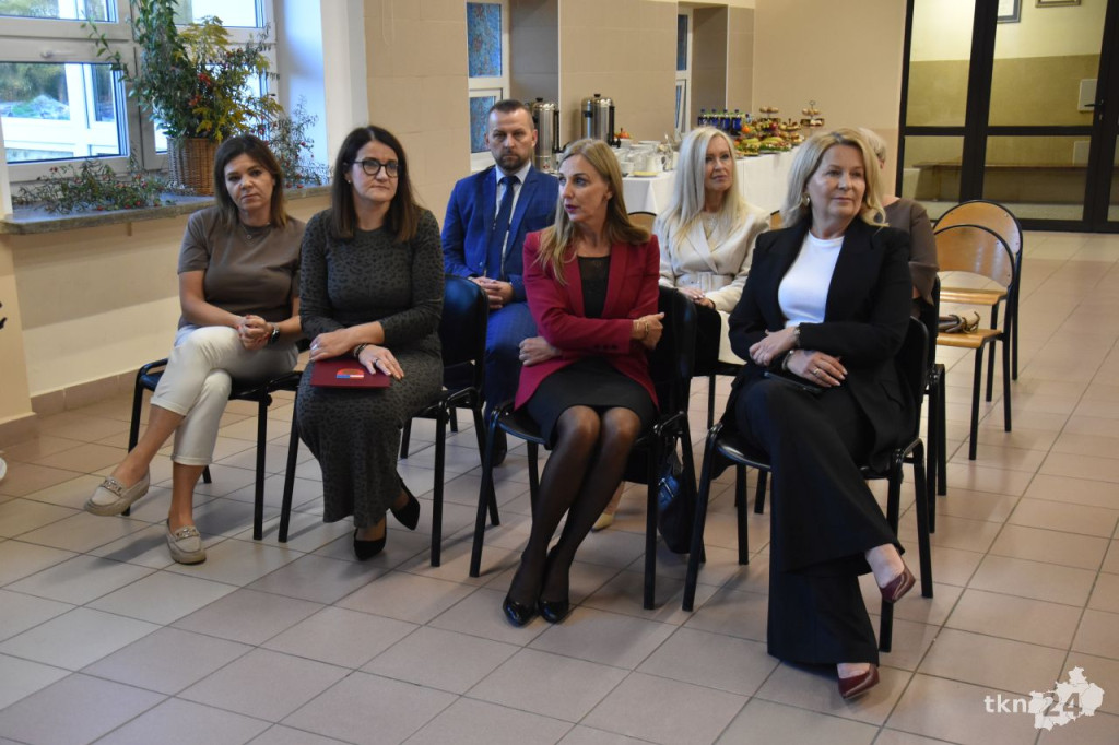 Starosta Konecki oraz Kuratorium Oświaty wyróżnili nauczycieli i dyrektorów [wideo, zdjęcia]