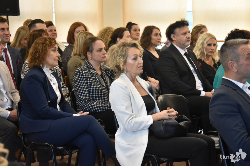 Starosta Konecki oraz Kuratorium Oświaty wyróżnili nauczycieli i dyrektorów [wideo, zdjęcia]