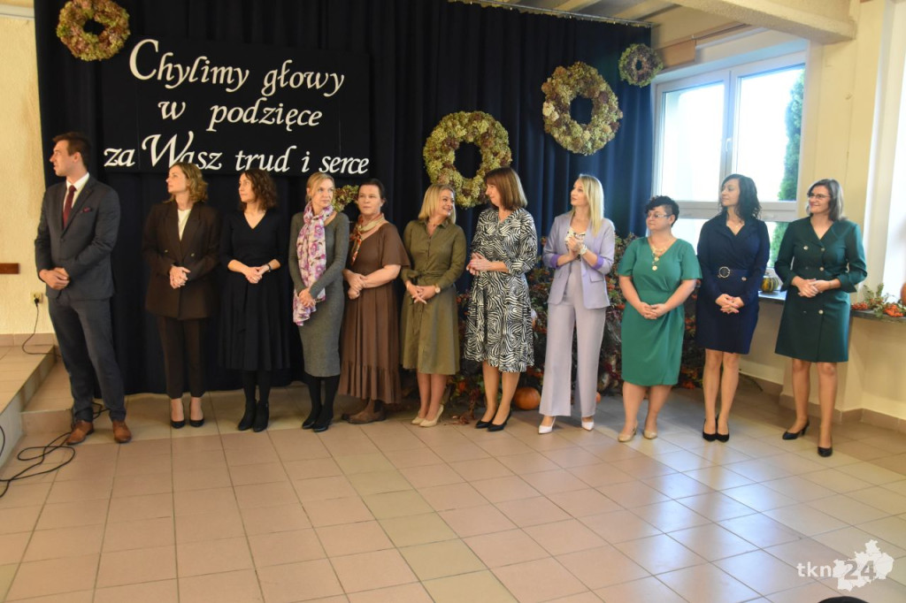 Starosta Konecki oraz Kuratorium Oświaty wyróżnili nauczycieli i dyrektorów [wideo, zdjęcia]