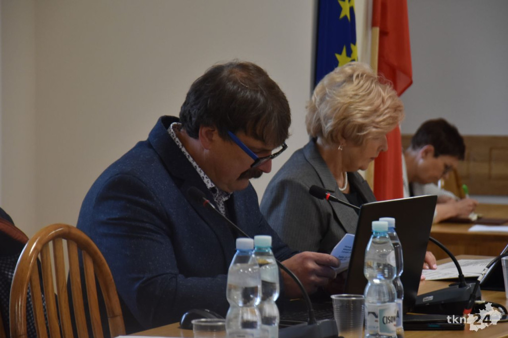 Nadzwyczajna Sesja Rady Miejskiej w Końskich: Zmiany w Budżecie na 2025 rok [wideo, zdjęcia]