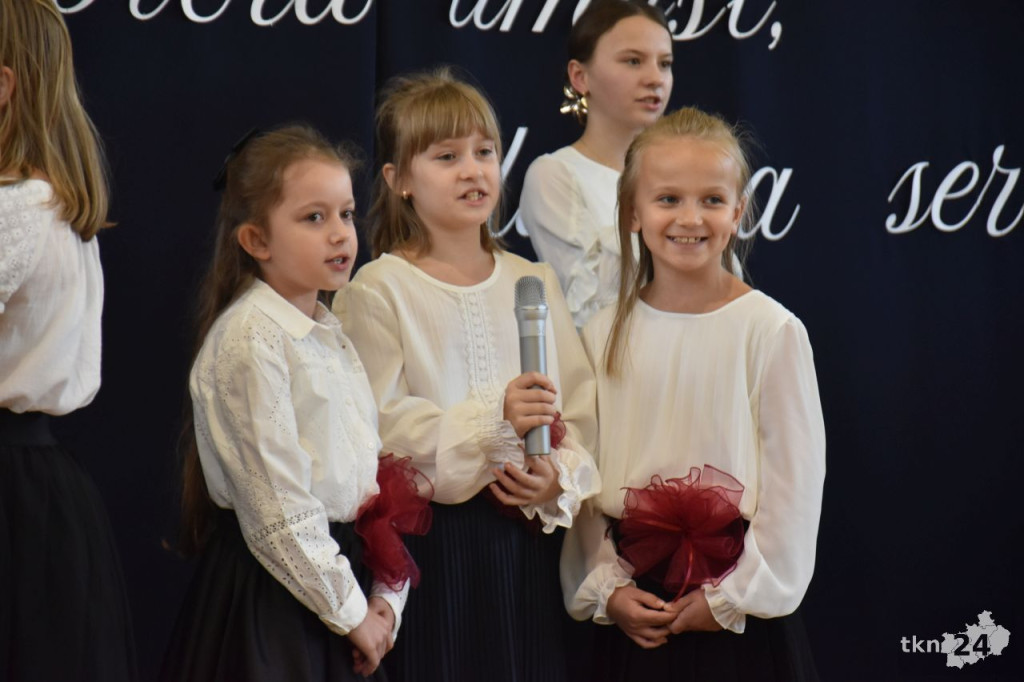 Gmina Końskie doceniła zasłużonych nauczycieli z okazji Dnia Edukacji Narodowej [wideo, zdjęcia]