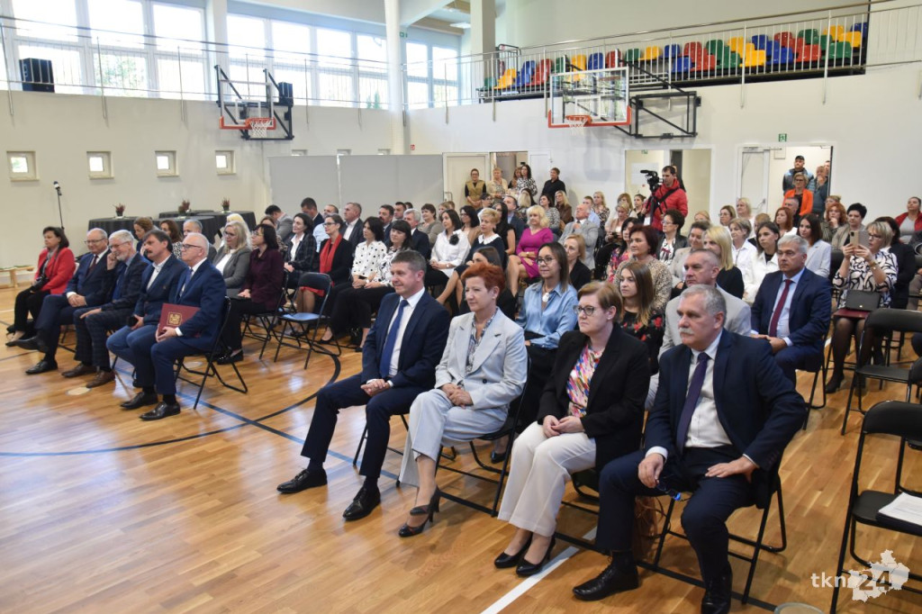 Gmina Końskie doceniła zasłużonych nauczycieli z okazji Dnia Edukacji Narodowej [wideo, zdjęcia]
