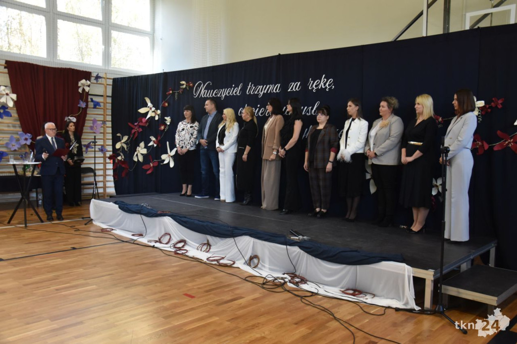 Gmina Końskie doceniła zasłużonych nauczycieli z okazji Dnia Edukacji Narodowej [wideo, zdjęcia]