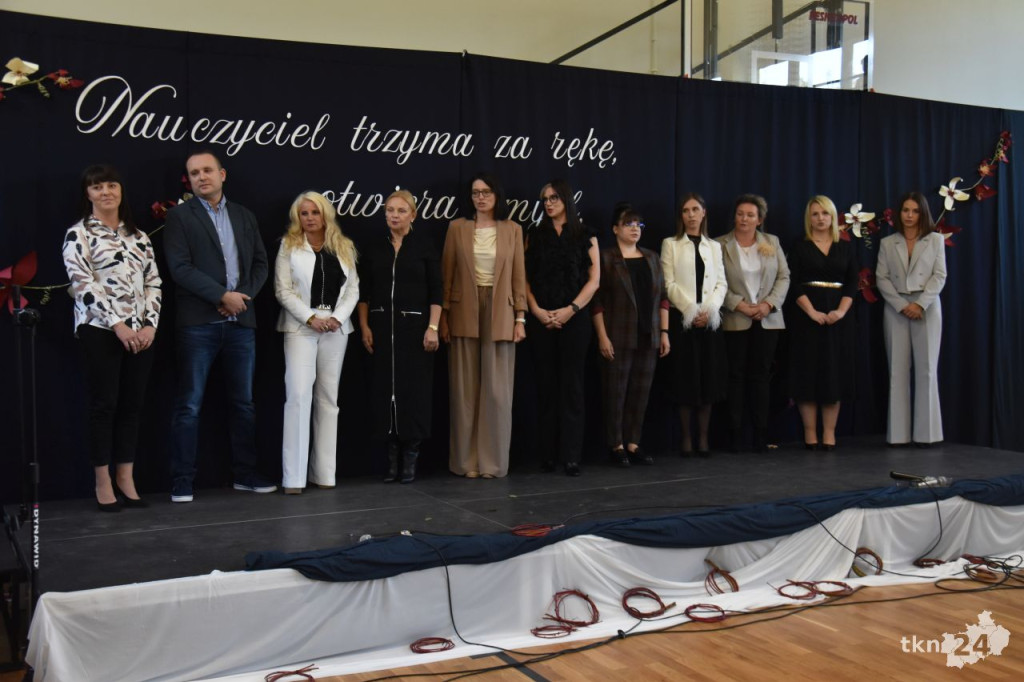 Gmina Końskie doceniła zasłużonych nauczycieli z okazji Dnia Edukacji Narodowej [wideo, zdjęcia]