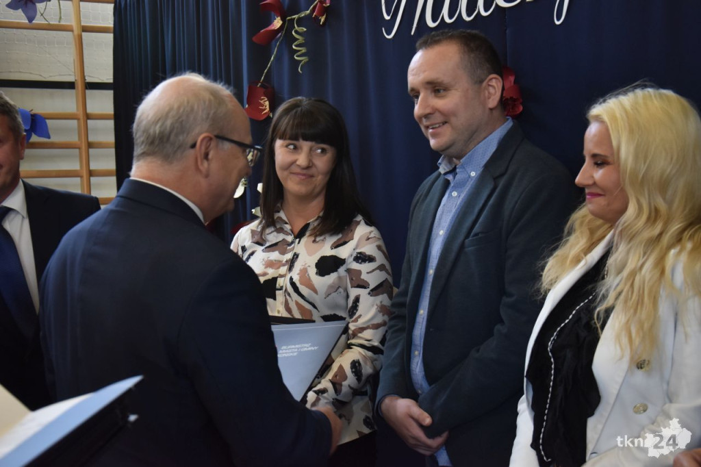 Gmina Końskie doceniła zasłużonych nauczycieli z okazji Dnia Edukacji Narodowej [wideo, zdjęcia]