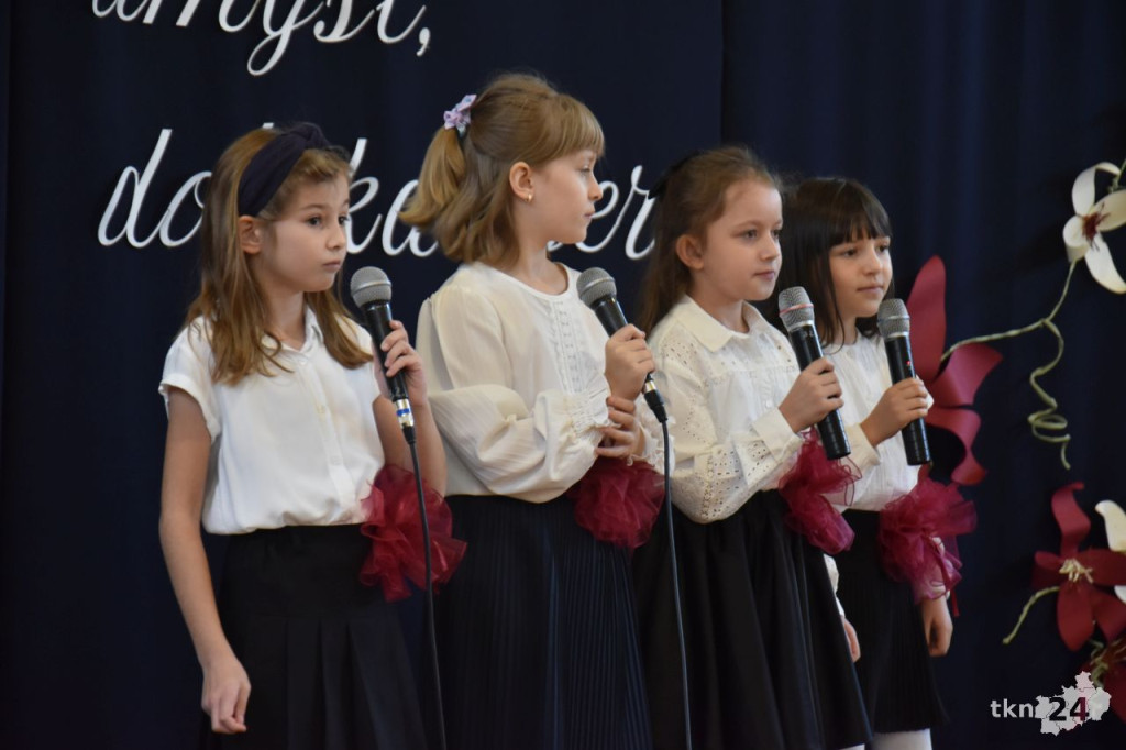 Gmina Końskie doceniła zasłużonych nauczycieli z okazji Dnia Edukacji Narodowej [wideo, zdjęcia]